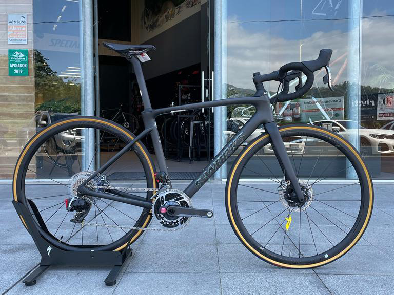 Bicicleta Roubaix S-Works – SRAM Red ETAP AXS