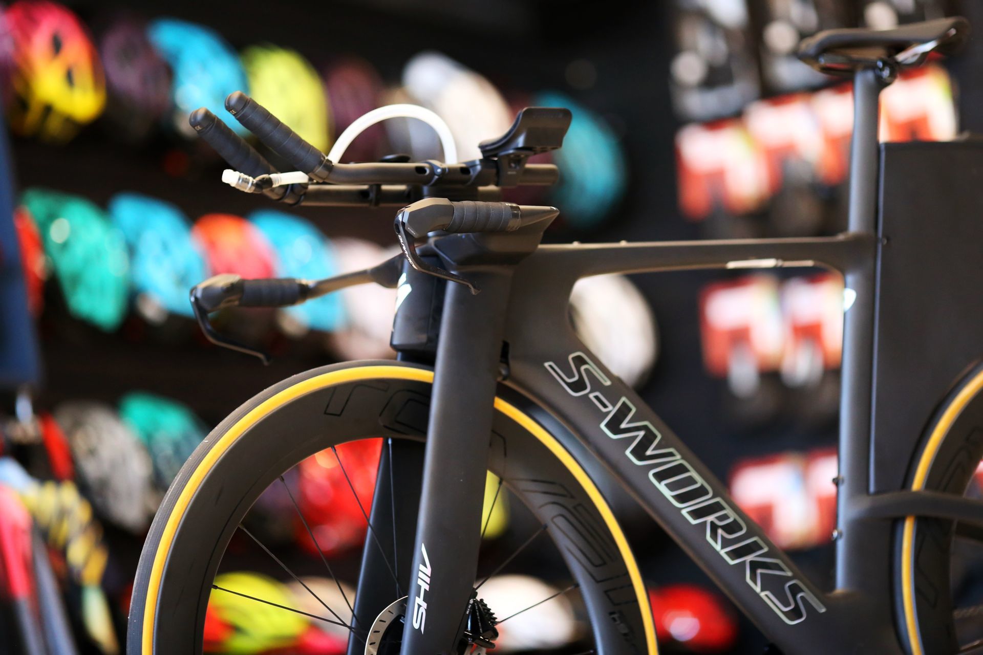 Foto Bicicleta Shiv Disc S-Works - Life Cycle Floripa Foto Bicicleta Shiv Disc S-Works - Life Cycle Floripa - Imagem 9