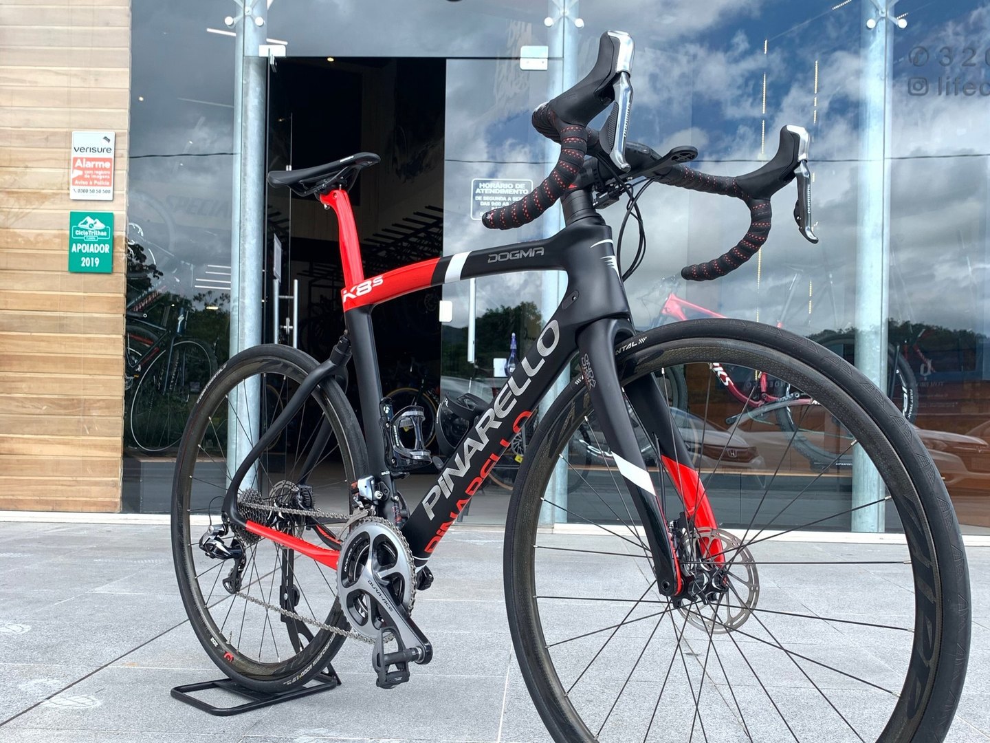 Bicicleta Pinarello Dogma K8s - Semi nova - (Bike em Floripa) Bicicleta Pinarello Dogma K8s - Semi nova - (Bike em Floripa)