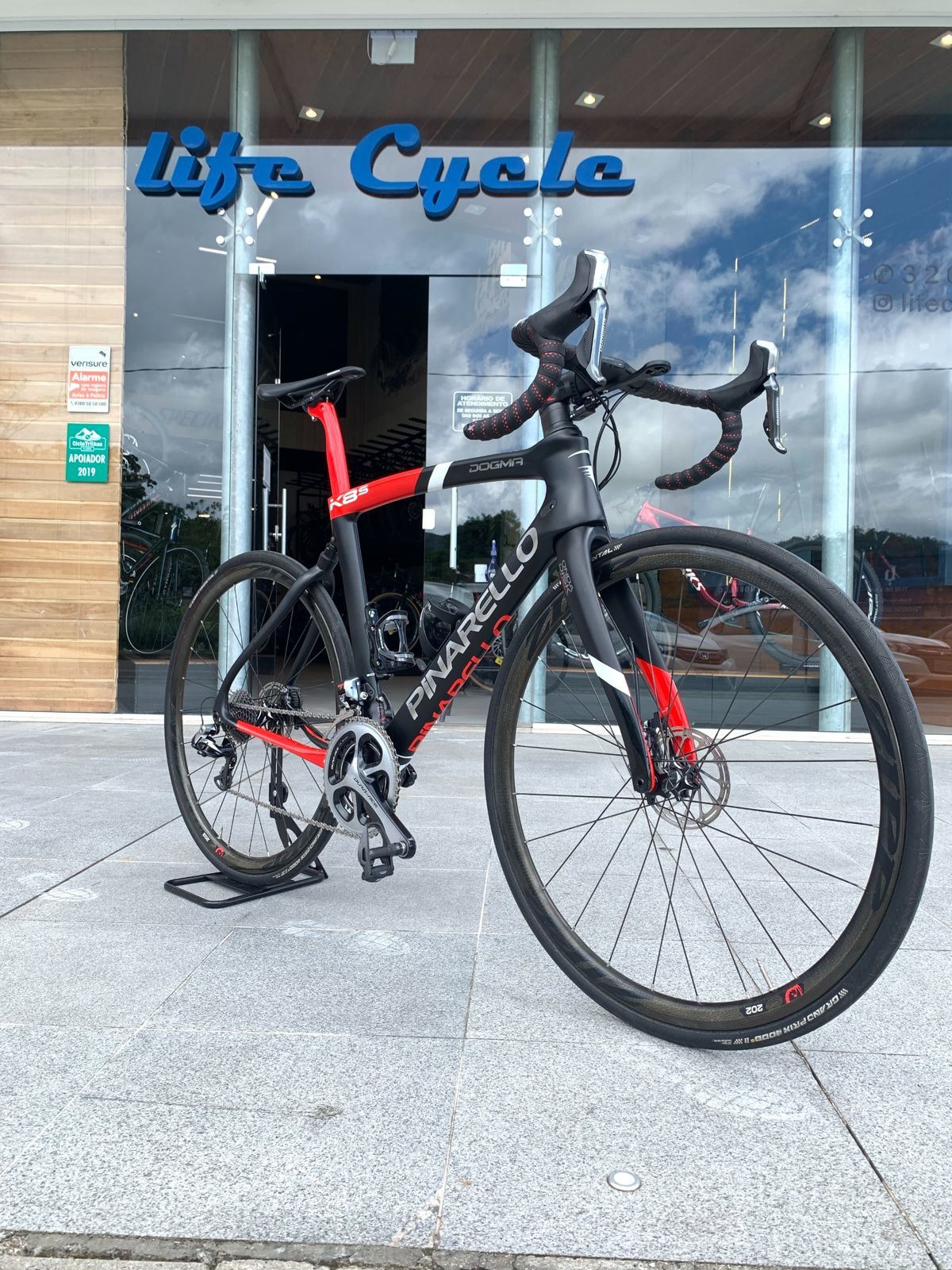 Foto Bicicleta Pinarello Dogma K8s - Semi nova - (Bike em Floripa) Foto Bicicleta Pinarello Dogma K8s - Semi nova - (Bike em Floripa) - Imagem 0
