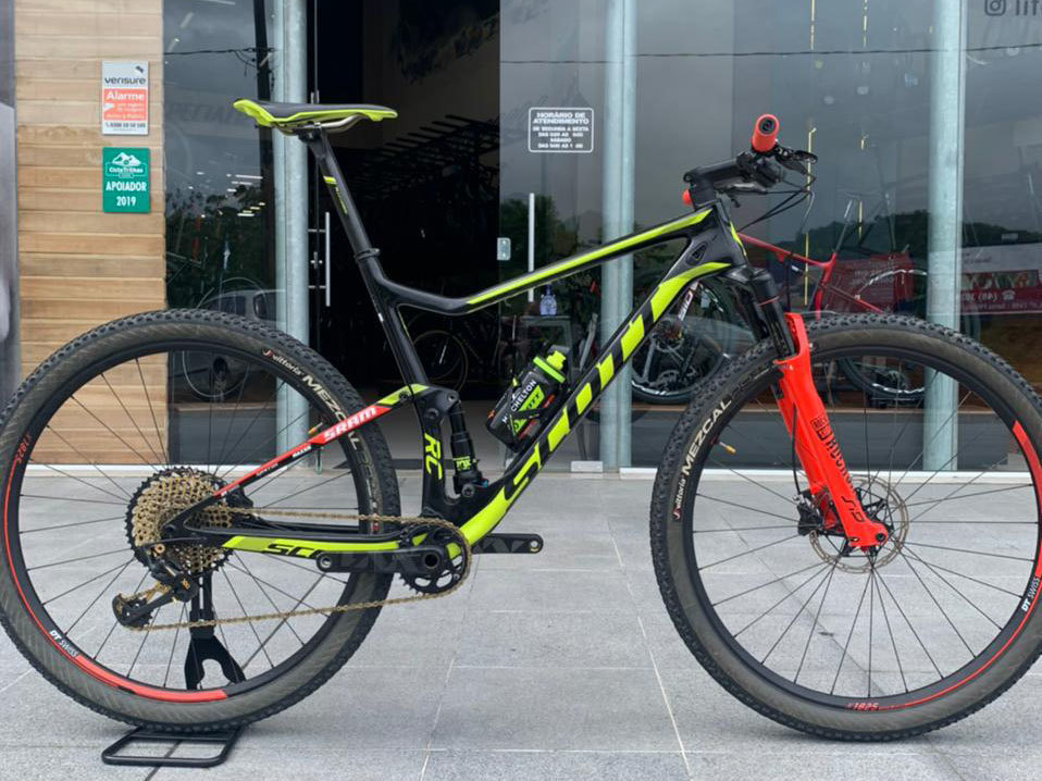 Scott Spark 900 World Cup - Semi nova - (Bike em Floripa) Scott Spark 900 World Cup - Semi nova - (Bike em Floripa)