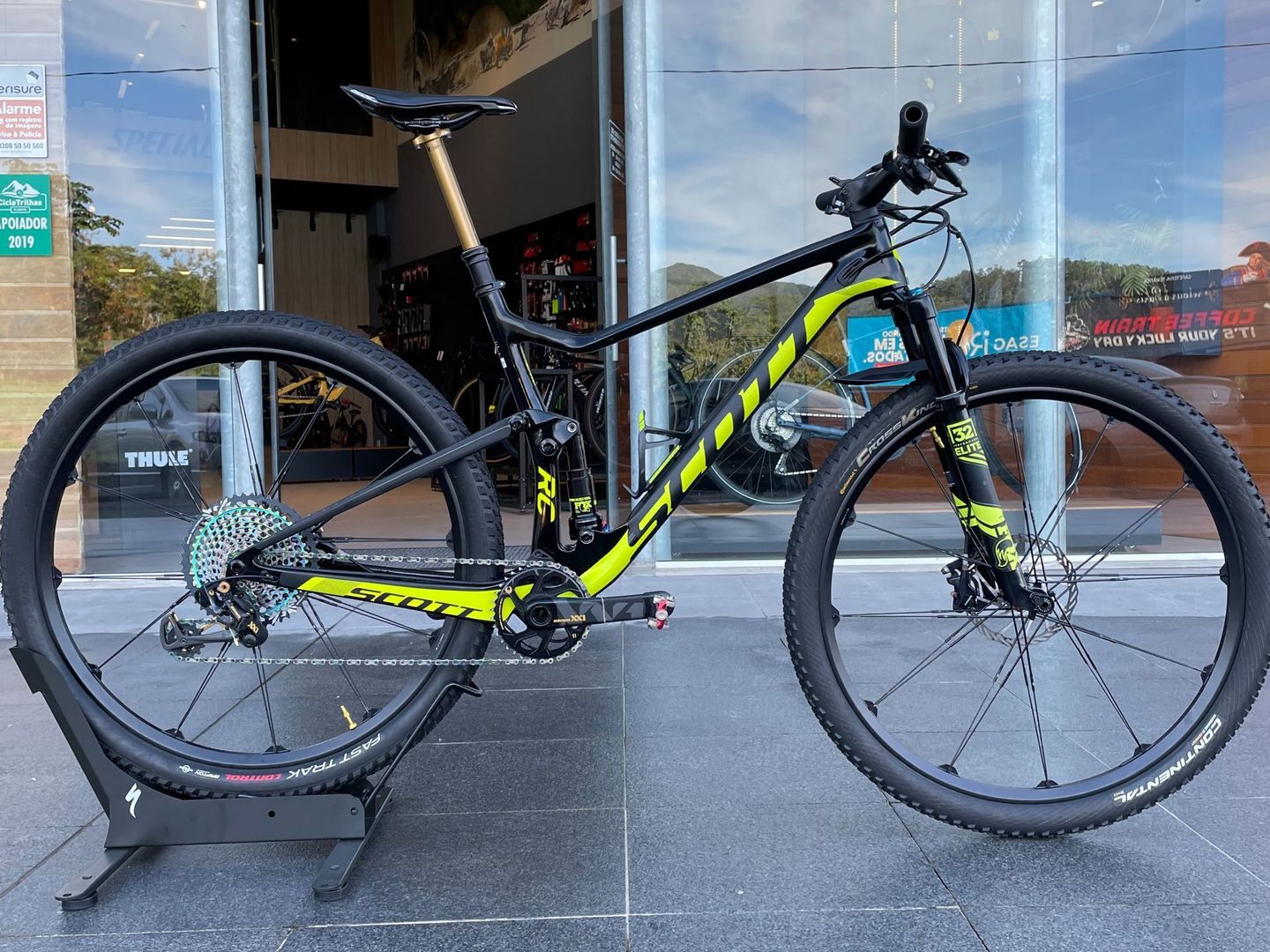 Bicicleta Scott Spark 900 RC - Semi nova - (Bike em Floripa) Bicicleta Scott Spark 900 RC - Semi nova - (Bike em Floripa)