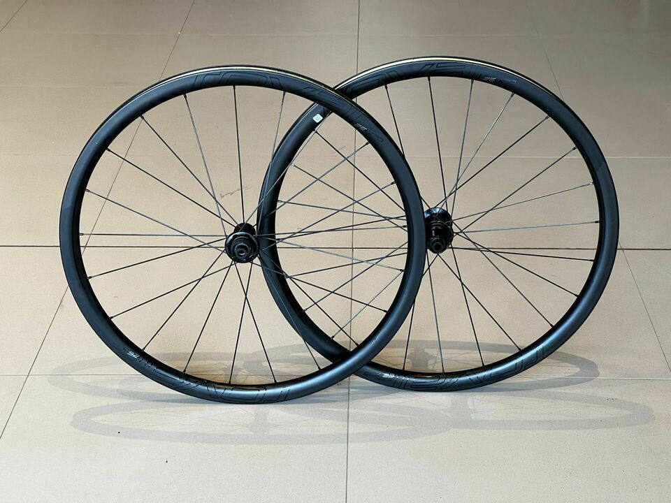 Roda Roval Clx 32 disc  - Semi nova - (Bike em Floripa)