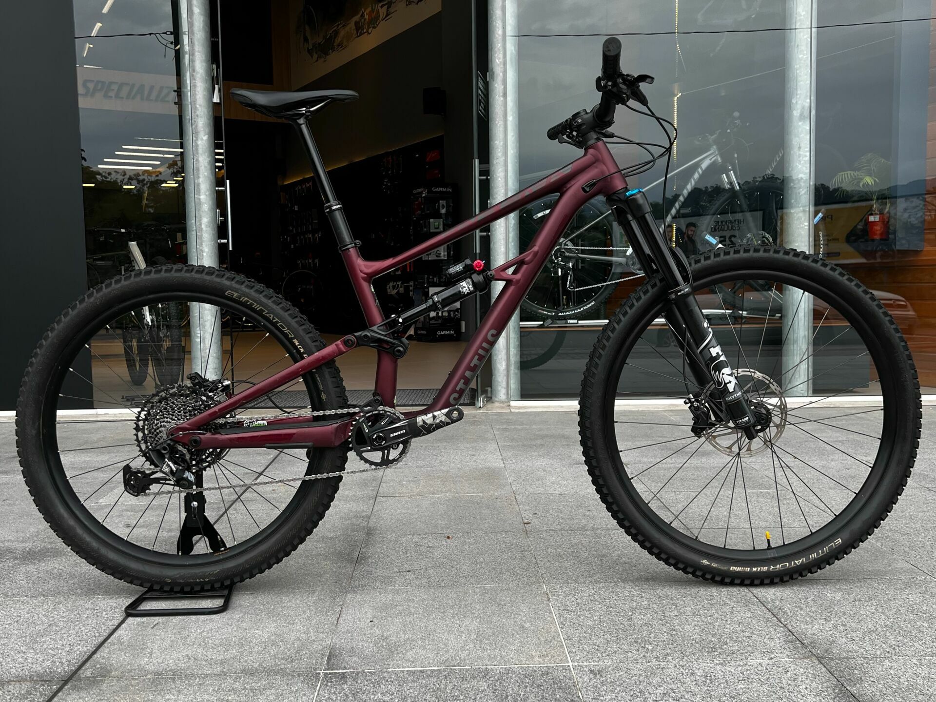 Foto Specialized Status 160 - Semi nova - (Bike em Floripa) Foto Specialized Status 160 - Semi nova - (Bike em Floripa) - Imagem 0