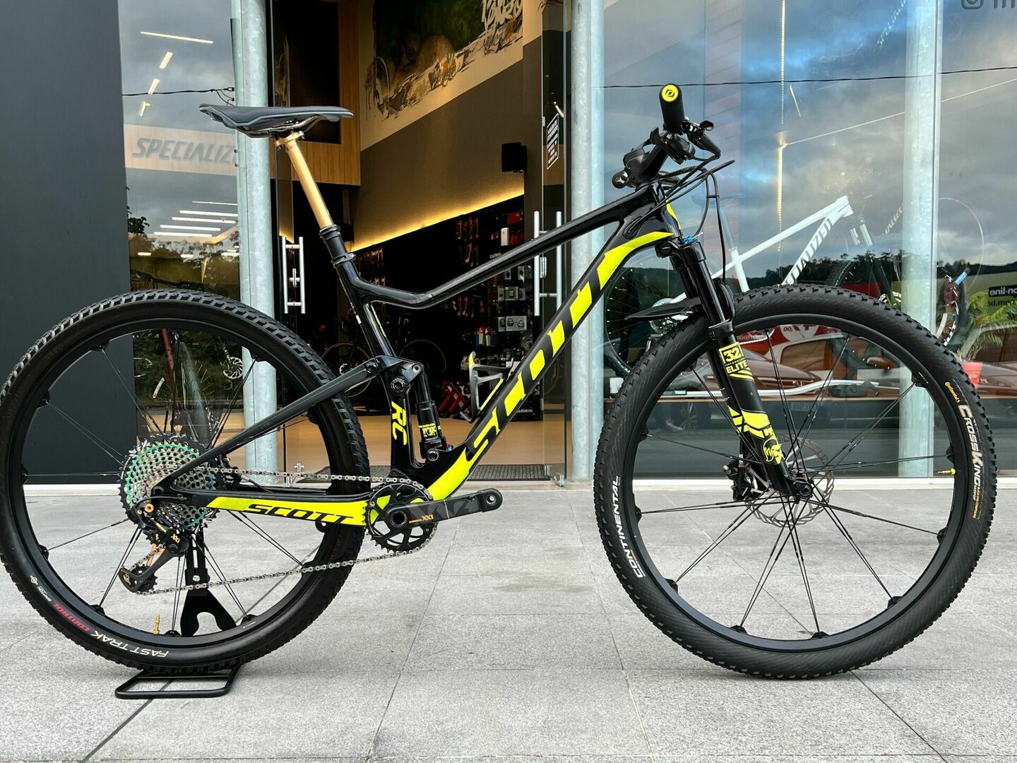 Scott Spark 900 RC - Semi nova - (Bike em Floripa) Scott Spark 900 RC - Semi nova - (Bike em Floripa)