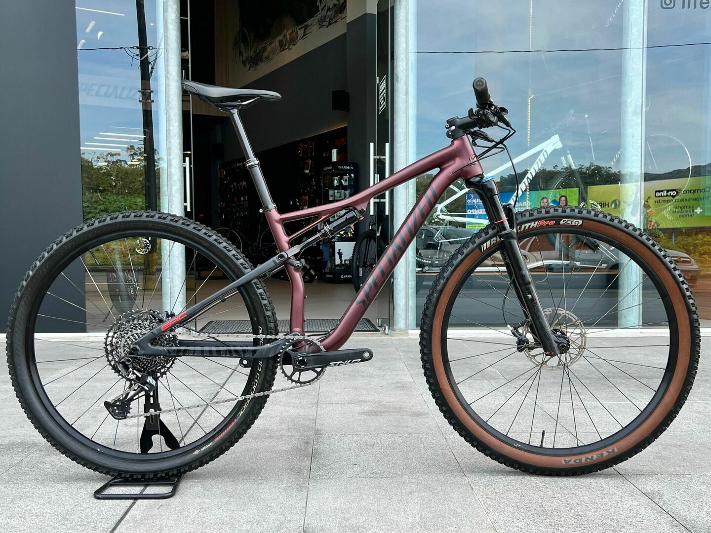 Specialized Epic Comp Evo - Semi nova - (Bike em Floripa) Specialized Epic Comp Evo - Semi nova - (Bike em Floripa)
